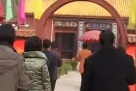 令人发指！泥瓦匠摇身一变成“大师” ？骗奸女信徒，疯狂敛财近千万！图片