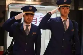 地铁员工纷纷“裸辞”，抛弃铁饭碗另谋出路，离职员工说出原因图片