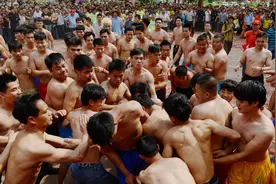 这类民间风俗活动有点暴力，已延续几百年，该传承，还是取缔？图片