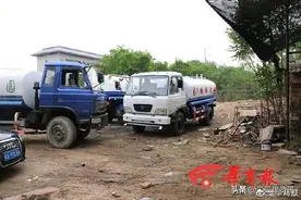 报废车“摇身一变”被改成崭新的洒水车 这非法生意他干了近6年图片