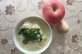 一鱼两吃，鱼头鱼尾做汤，鱼段红烧，做法简单，营养丰富图片