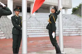 新兵"有梦，青春无悔—六盘水市第五中学新生军训开训典礼图片