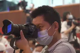 今天记者节，这里有县融媒体中心记者的工作照，欢迎围观！图片