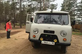 在贝加尔湖和俄罗斯大叔一起飙车，裸泳图片