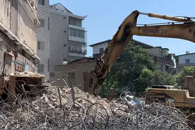 “动真碰硬”系列报道㉛丨高新区南屿镇117县道农村信用社旁危房拆除完毕，周边住户拍手叫好图片