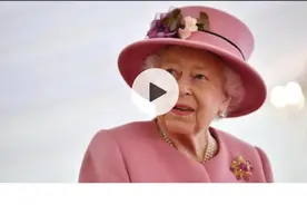 一起读CNN原版英文：英国女王的穿着密码图片