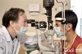 阿卜杜艾尼右眼视力恢复到0.4，“感谢所有帮助过我的人！”图片