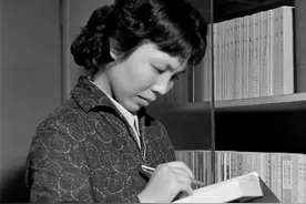 八十年代名人有啥不同？四个字概括“朴实无华”图片
