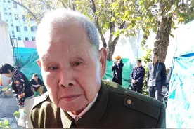 九十岁的老兵，三枚军功章见证了抗日，解放，抗美援朝的三场战役图片