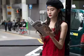 出游必备时尚单品，红色连衣裙让你秒变时尚大片 图片