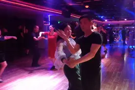 我不想找“舞伴”图片