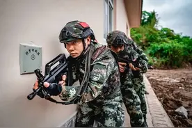 破浪飞岩！直击武警官兵全领域反恐演练图片