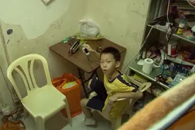 跟拍香港穷孩子和富孩子一天：穷孩子想考哈佛，富二代还在留级图片