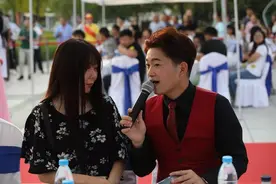 38岁博士生带母亲相亲，冲女方提出奇葩要求：婚后要听我妈的话图片