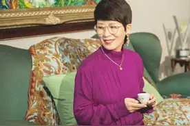 上了年纪的女人，头发长度这样剪刚刚好，年轻10岁还气质时髦图片