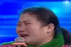 农村大姐遭家暴在台上不敢说话怕被打，一开口唱歌，评委感动落泪图片