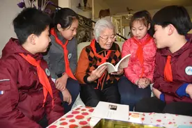 龙华街道百岁中共女地下党员向顷的故事图片