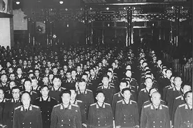 1955年授衔的1048名开国将帅中，如今仅剩2人健在，他们是谁？图片