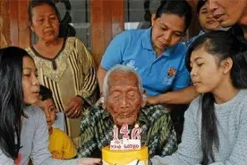146岁老人晚年最大心愿：能死，四任妻子和儿女全被熬死图片