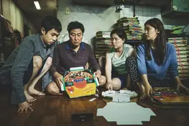 聊刚创造了历史的韩国电影，《寄生虫》，里的吃喝图片