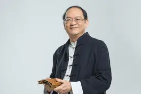 傅佩荣：谁都难免戴着面具做人？但再忙，也别忘了摘下面具做自己图片