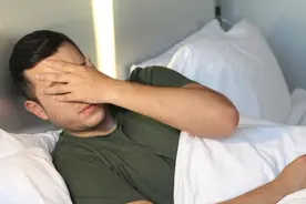 男性早晨起床“没有反应”，是能力下降？解释：一般有5个原因图片