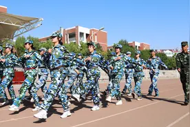 军训进行时｜迷彩青春见证他们的蜕变与成长图片