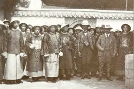 为何英国想租借香港100年，清朝只同意99年？别小看这一年之差！视频封面