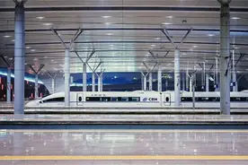 重庆号称西部交通枢纽，却没有直达拉萨、西宁、银川的火车图片