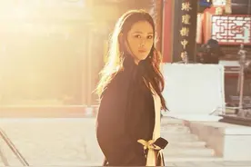 制片人黄澜真实一面曝光，为找角色四处嗑演员，终成娱乐圈奇女子图片