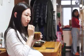 怀一场孕，就像做了289天的硬座火车！看完这个男人也能感同身受图片