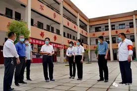 正阳：县长王东征一行开展“六一”儿童节慰问活动图片