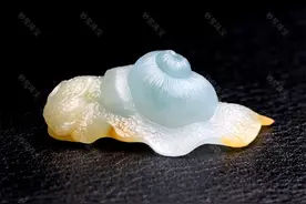 翡翠蜗牛，不是所有人都能欣赏的一类独特的翡翠玉雕作品！图片