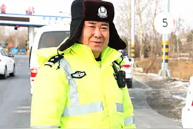 我为创建最安全省份做贡献|扎根基层20年 从军人到一名合格交警的华丽转身图片