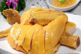 广东人爱吃的白切鸡，原来做法这么简单，皮爽肉滑，吃了就爱了图片