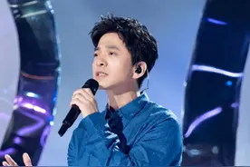 李健再当《好声音》导师，与谢霆锋互飚成语，堪称行走的成语词典图片