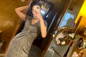 余霜穿“扣子裙”，主动念“年少不知阿姨好”，真不把我们当外人图片