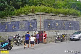 中国南北分水岭秦岭之巅，距离西安仅60公里，即将迎来最美秋色图片