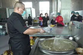 小店区王吴村葡萄采摘牺汤节开幕啦！牺汤鲜美，葡萄甜蜜图片
