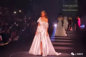 “婚纱女王”Vera Wang推出的新品牌礼服秀为2022上海时装周SIFS图片