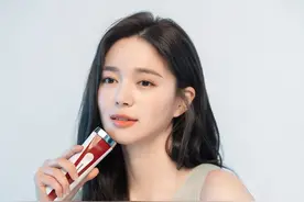 李伊利雅 2020年6月广告拍摄幕后写真图片