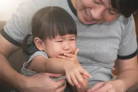 孩子遇事爱哭，针对“爱哭体质”的孩子，家长用这种方法很奏效图片