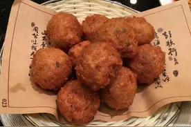 炸肉丸，牢记“3加2不加”，保证香酥可口，不散不腥不糊，好吃图片