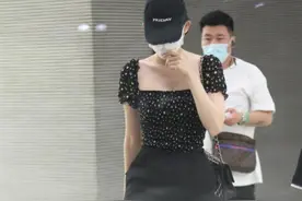 娜扎也失手！微喇裤穿出大宽胯，一不小心显胖10斤，假胯宽该咋穿图片