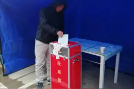 经过近17个月的努力 未央区一小区解聘物业公司图片