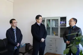 陈建伟：坚定信心 攻坚克难 推动雨城经济社会发展再上新台阶图片