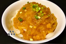 二伏吃面，东北人最爱的却是酸菜肉末打卤面，面条筋道，卤子鲜香图片