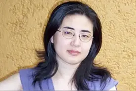她是北大才女，28岁时嫁给52岁的美国导师，21年后的近况曝光图片