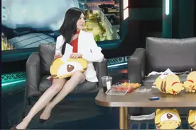 Major赛csboy二台直播火力全开，璐宝万圣节“秀皮肤”，全程高能图片
