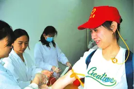 手语里的幸福——记随州市聋人协会主席郑晴文图片